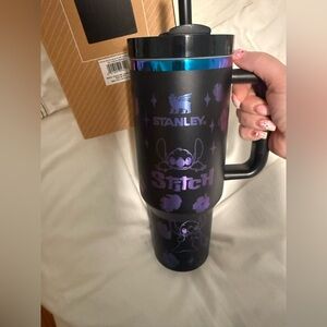 Stanley Disney Collab Stitch! Black Monocrome! With black straw 40oz. NIB